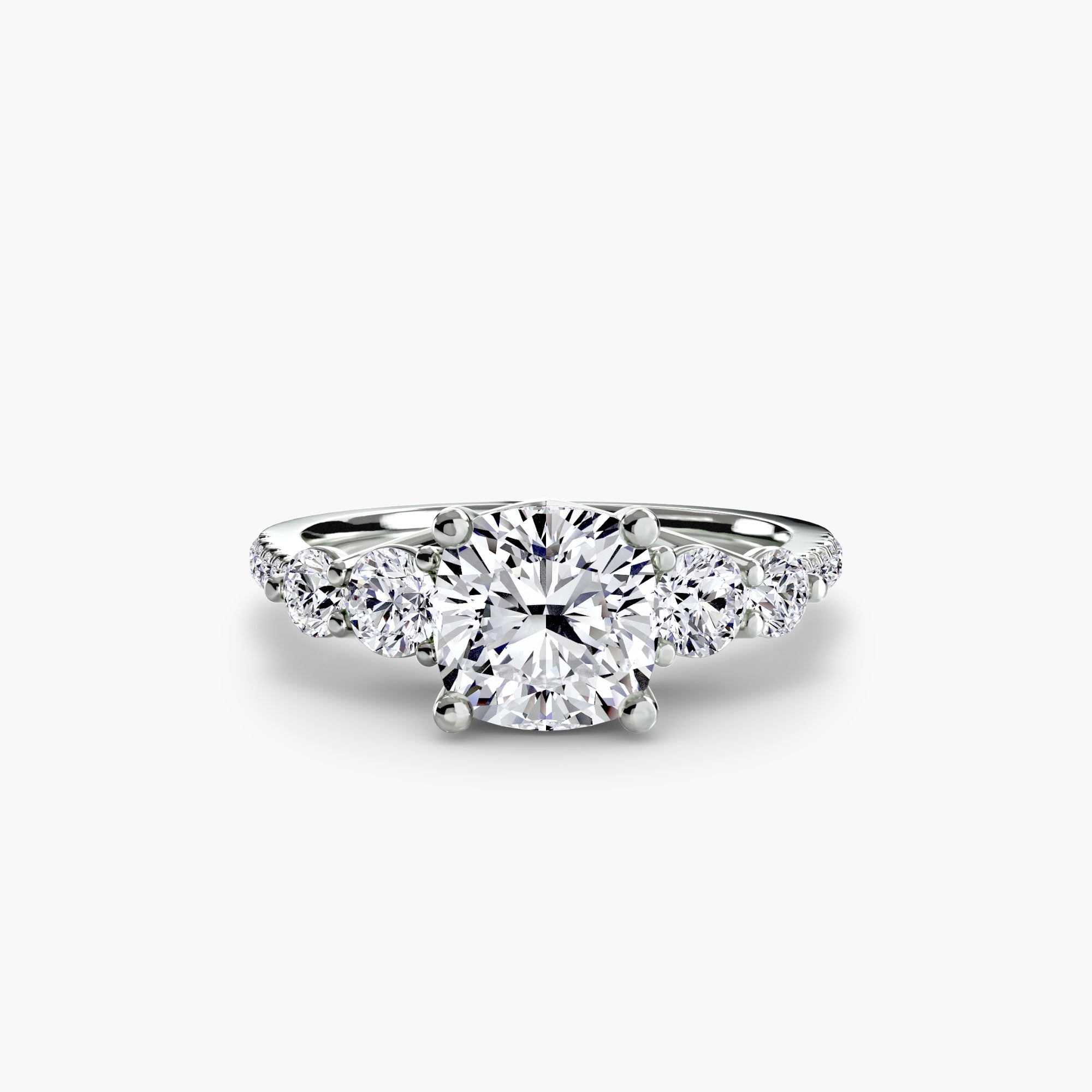 Pavé Bantlı Beş Taşlı Yüzük
