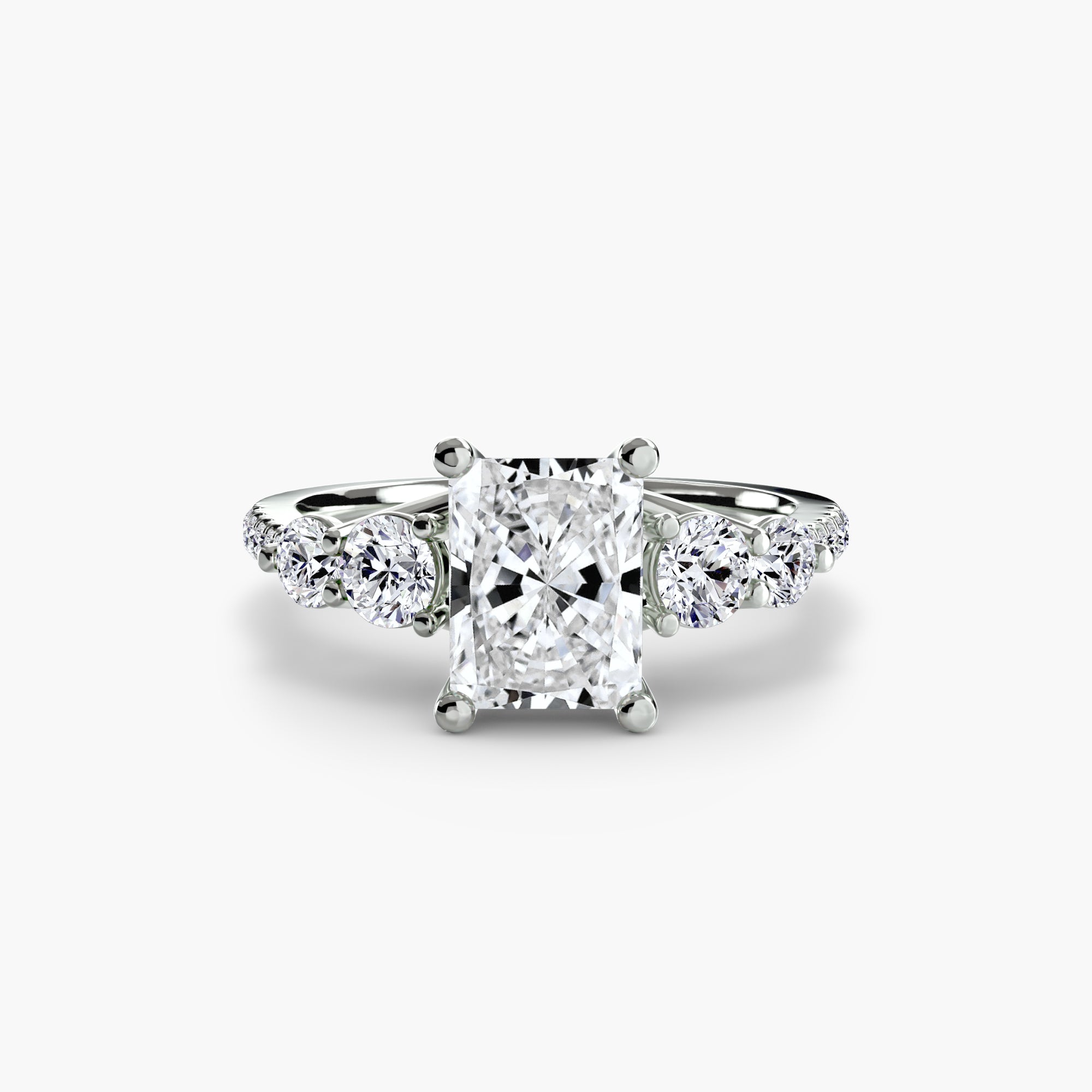 Pavé Bantlı Beş Taşlı Yüzük